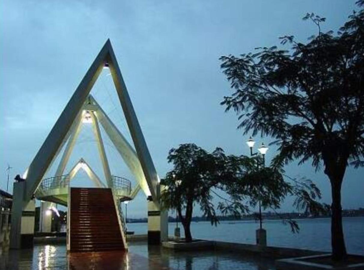 Raelyn'S Homestay Kochi Екстер'єр фото